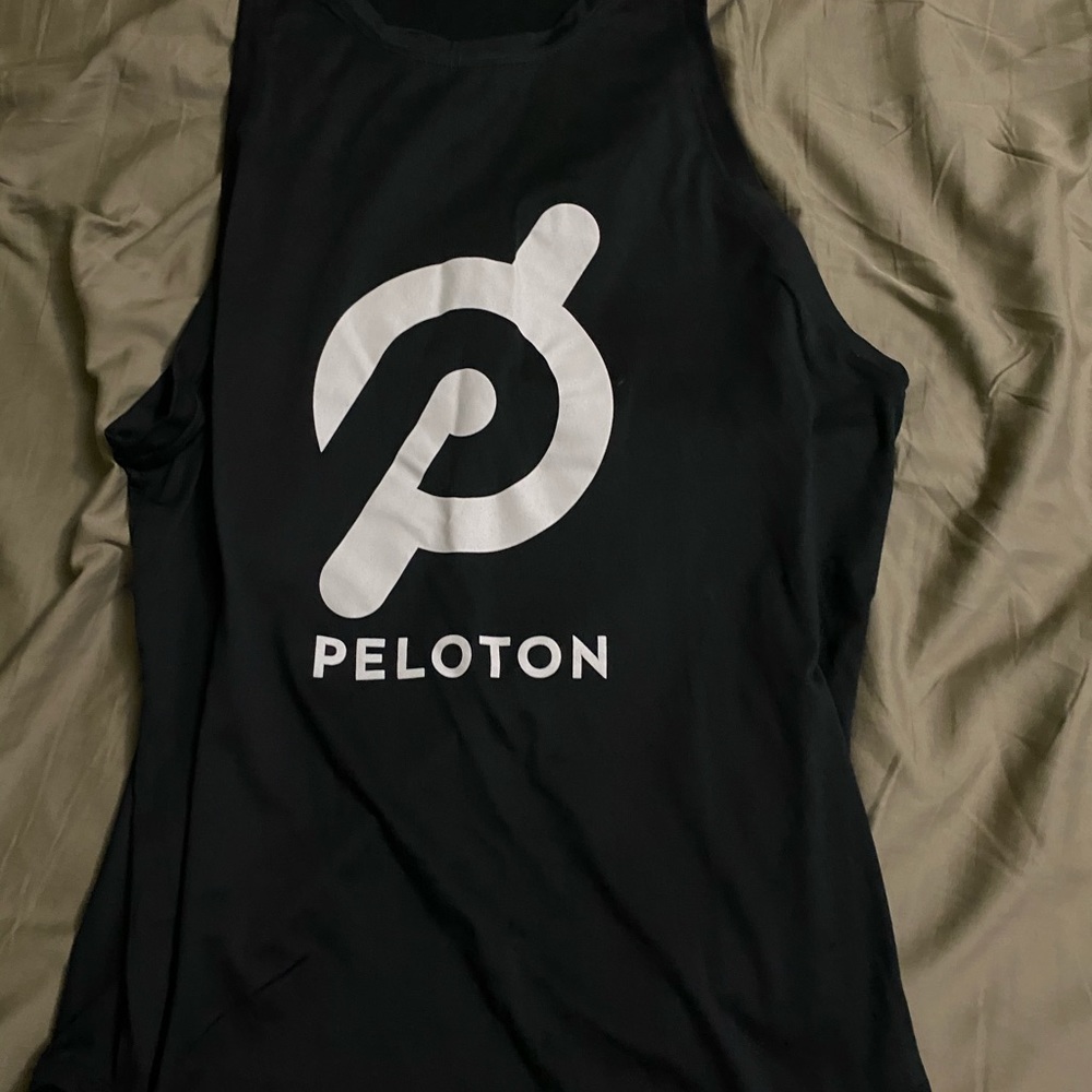 EUC Peloton tank top size large